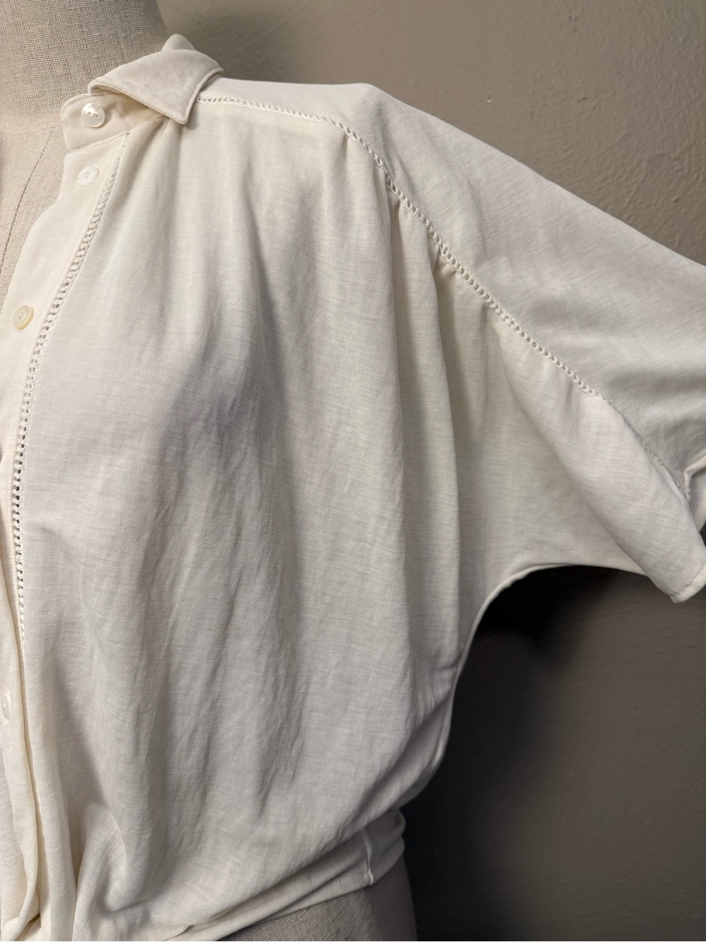 Massimo Dutti Cream Lattice Lace Inset button up blouse tie front size Small - Picture 3 of 7